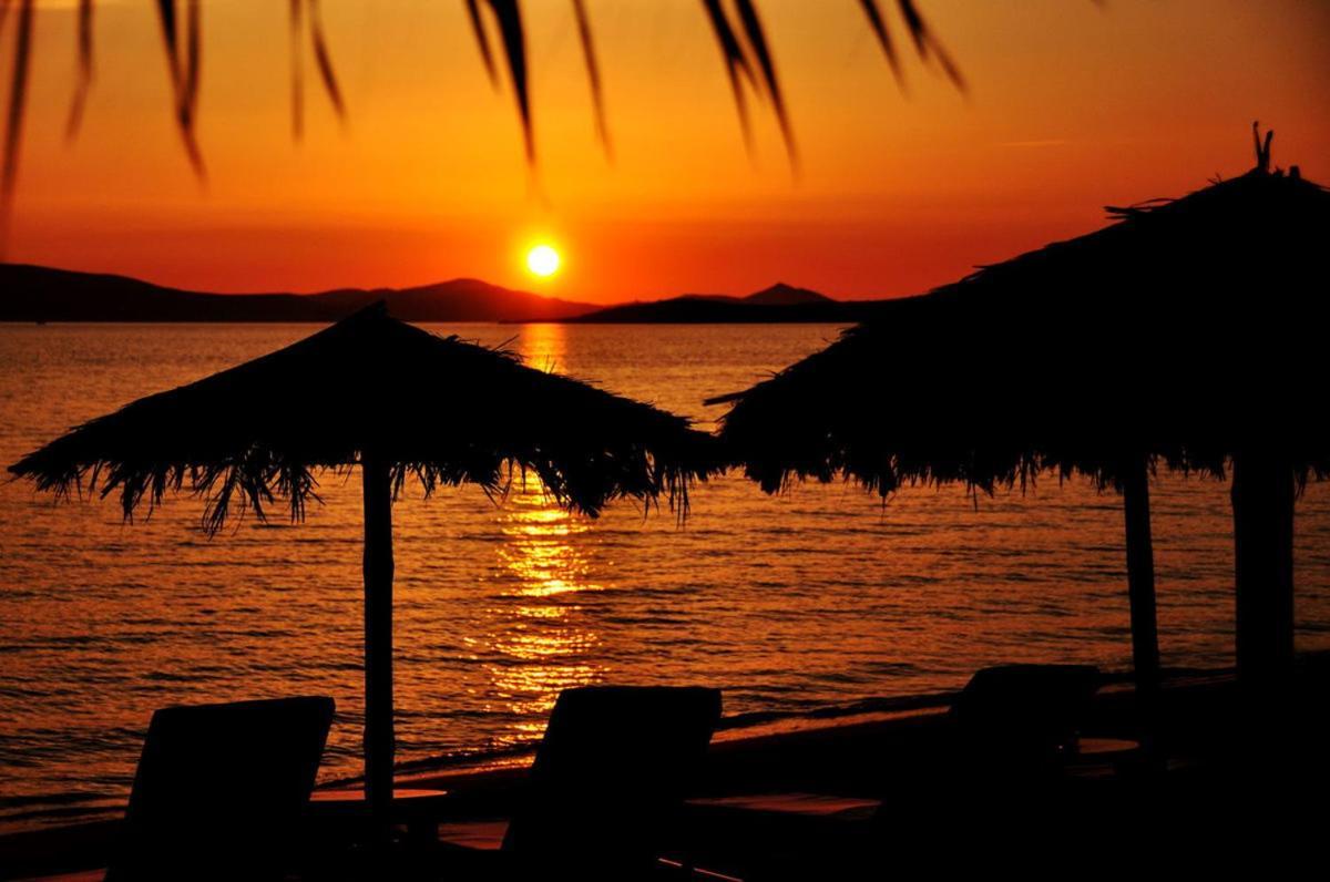 Sunday Luxury Suites Agia Anna (Naxos) Exterior foto